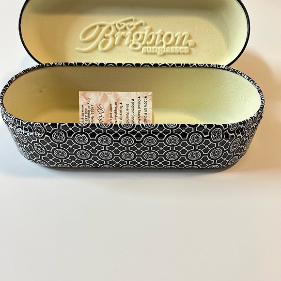 Brighton Sunglasses Case Tin metal set of 2 case Black & White 6,5” - Picture 9 of 9